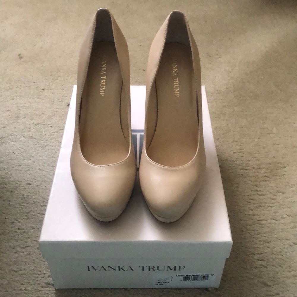 Nude Size 9 Leather Heels